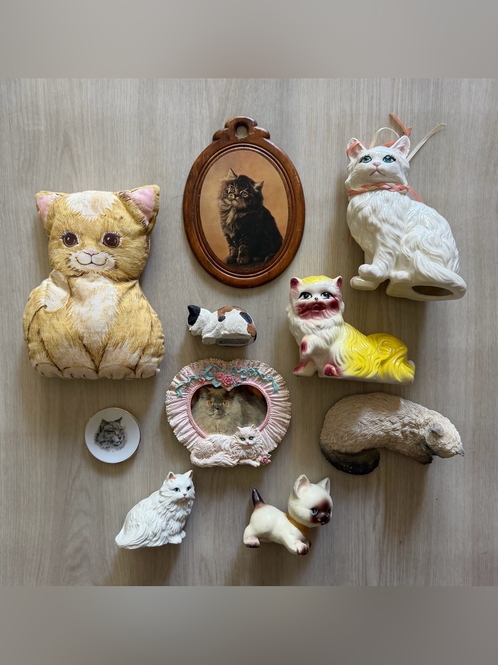 Lot of Vintage Cat Home Decor Mini Cat Figures & Original Vtg Original Cat Pics
